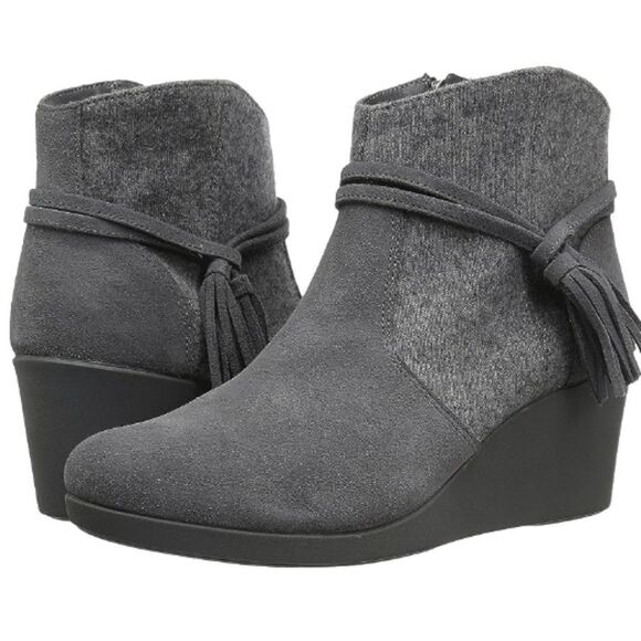 CROCS LEIGH SUEDE MIX WOMEN'S BOOTIE - Picture 1 of 14